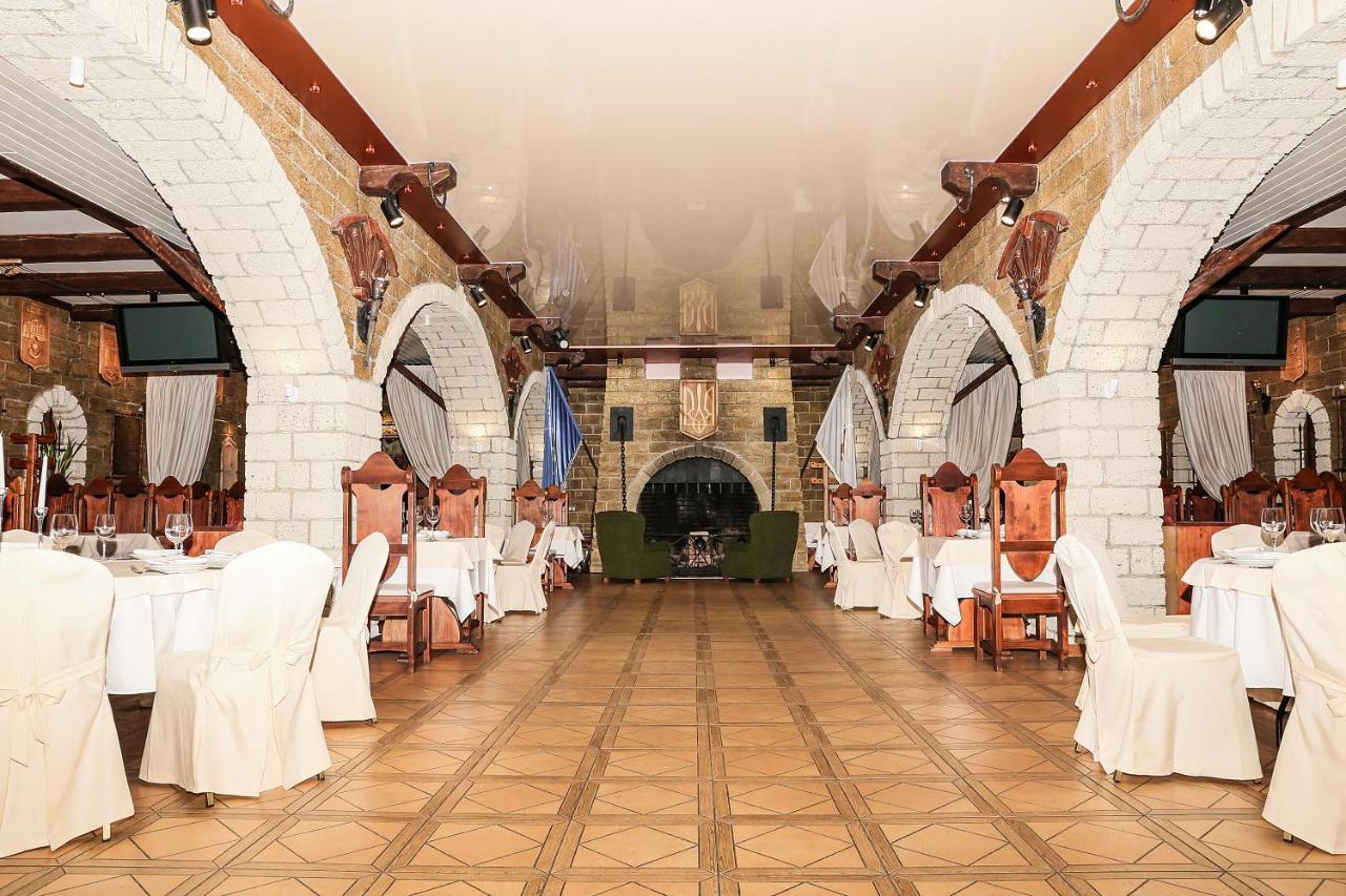 Hotel Fortetsya Hetmana Hatne Exterior foto