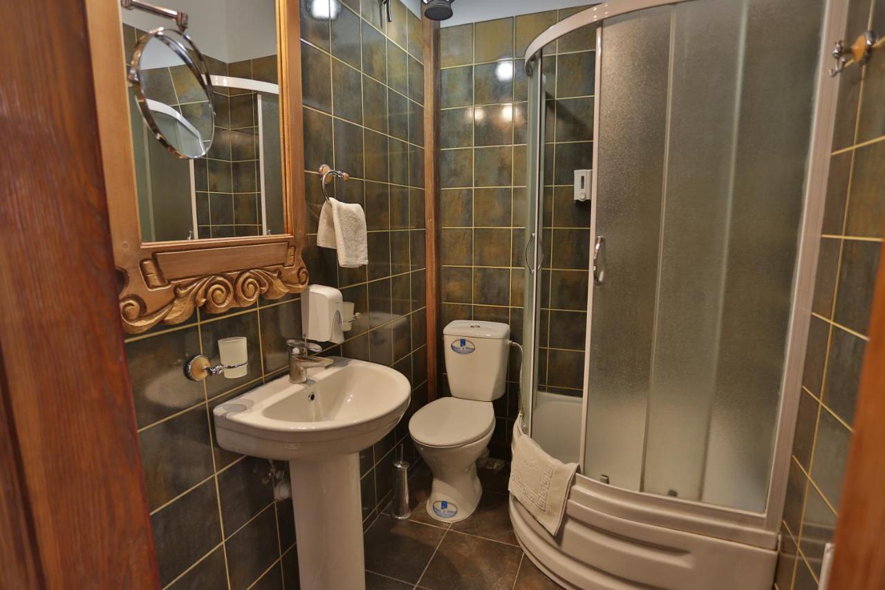 Hotel Fortetsya Hetmana Hatne Exterior foto