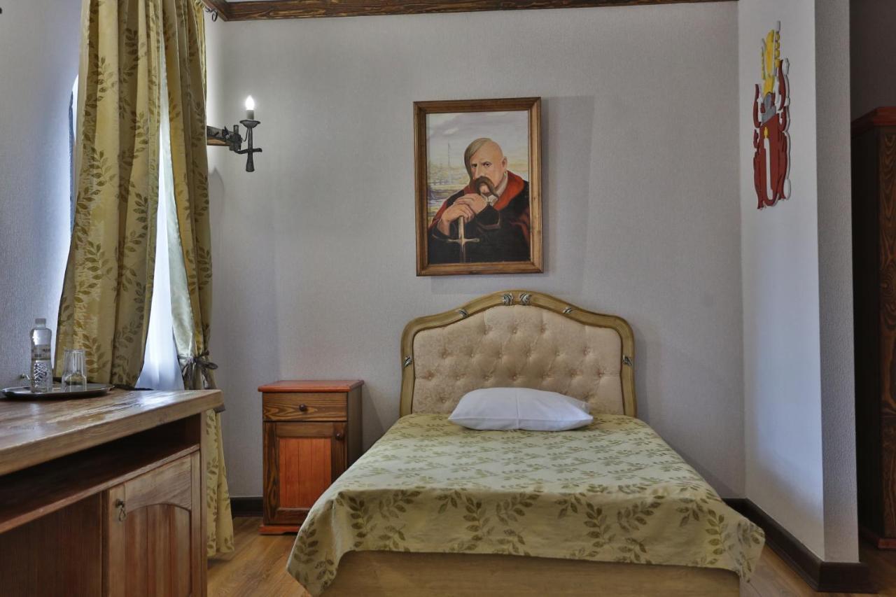 Hotel Fortetsya Hetmana Hatne Exterior foto